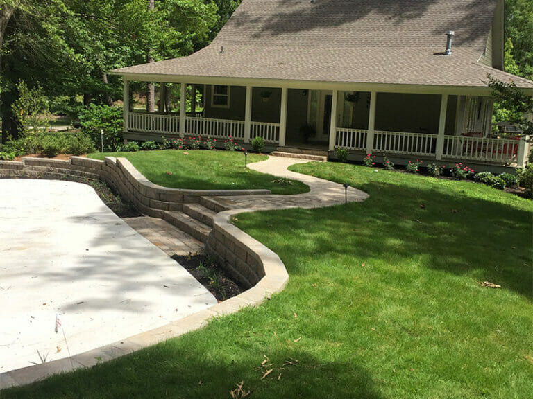 The Complete Guide to Professional Lawn Maintenance in North Mississippi